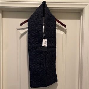 Lululemon Reversible quilted scarf